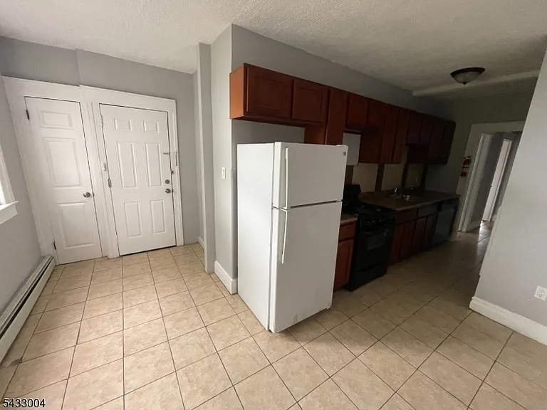 8 Treacy Ave #3 — Photo 4