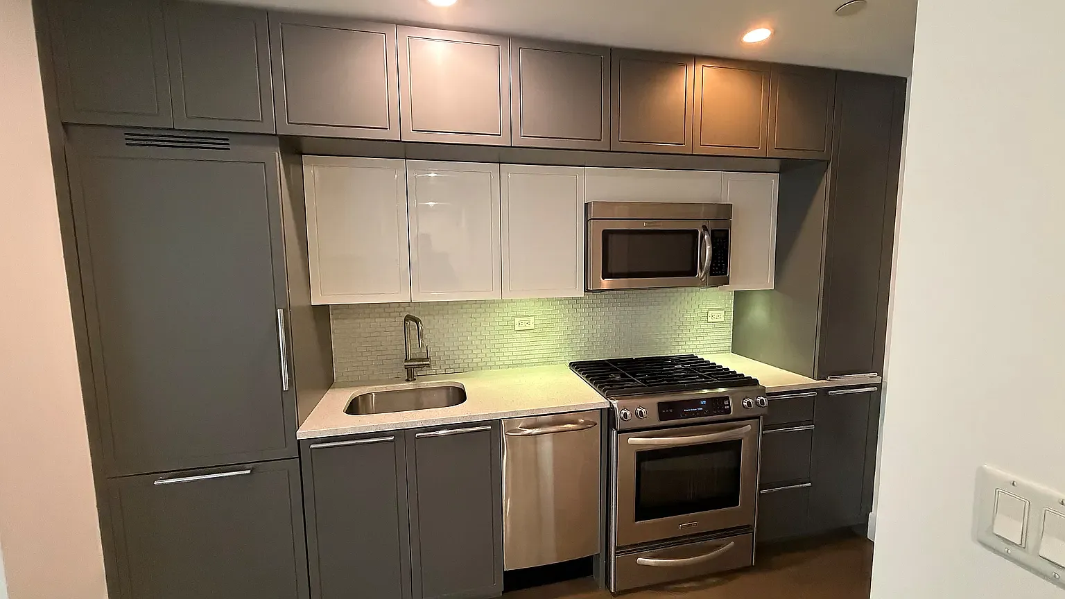 432 West 52nd Street — Photo 4