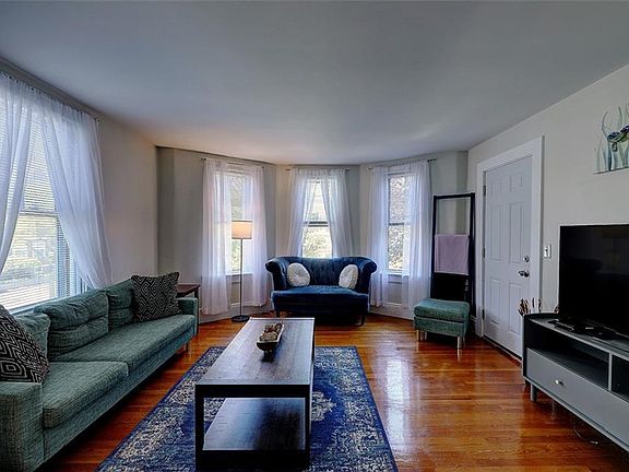 4th image of 55-57 E Manning St