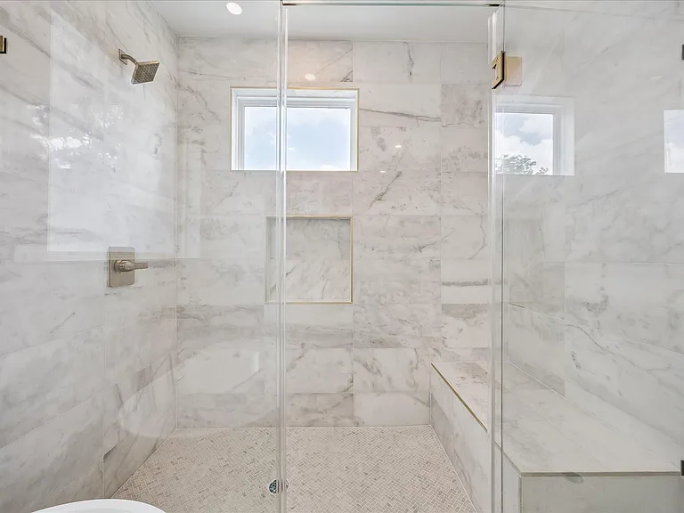 1034 W 17th St #B — Photo 23