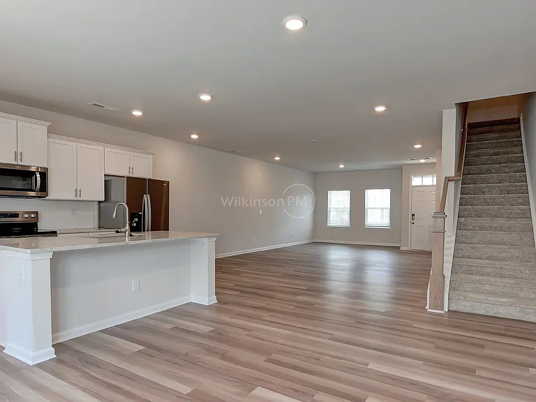 706 Sagecroft Ln — Photo 14