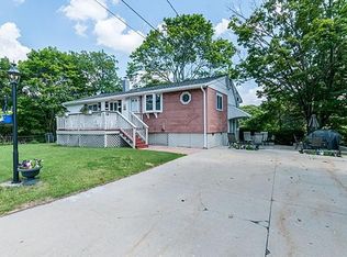 5 Stonehill Ter, Hyde Park, MA 02136