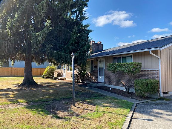 2nd image of 720 16th St SE