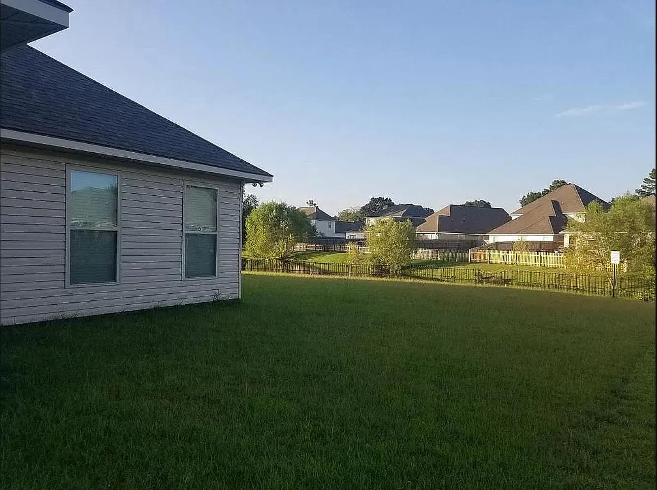 4 bed, 1875 sqft, $2,150 — Photo 3