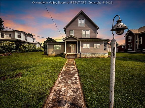 4th image of 2634 Putnam Ave
