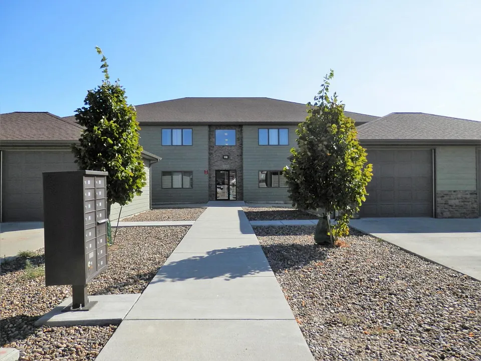 128 23rd Ave W #5