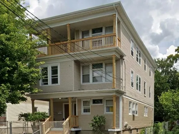 304 Webster Ave, Cranston, RI 02920
