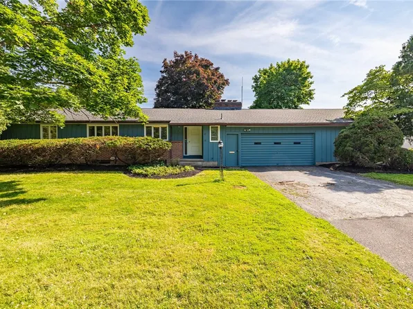 11 Penarrow Rd, Rochester, NY 14618