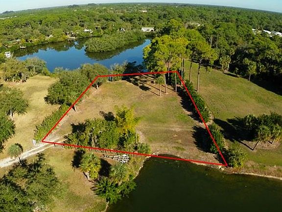 2nd image of 1077 Drury Ln