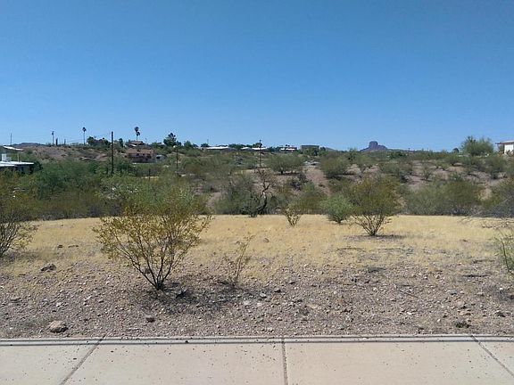 3rd image of 2135 W Val Vista Dr