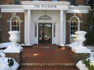 21 Barstow Rd APT 6H, Great Neck, NY 11021