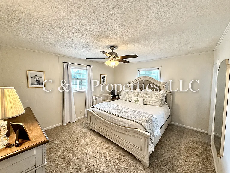 202 Helen St — Photo 10