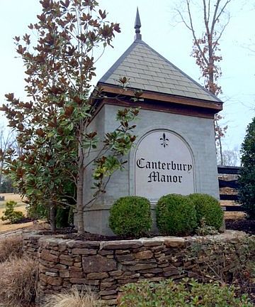 3rd image of 30 Atterbury Ln