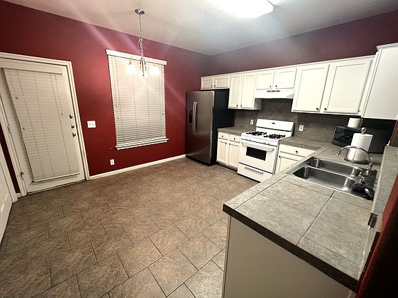 Eat in kitchen
