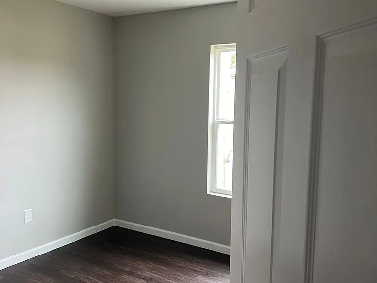 802 Crown St — Photo 10