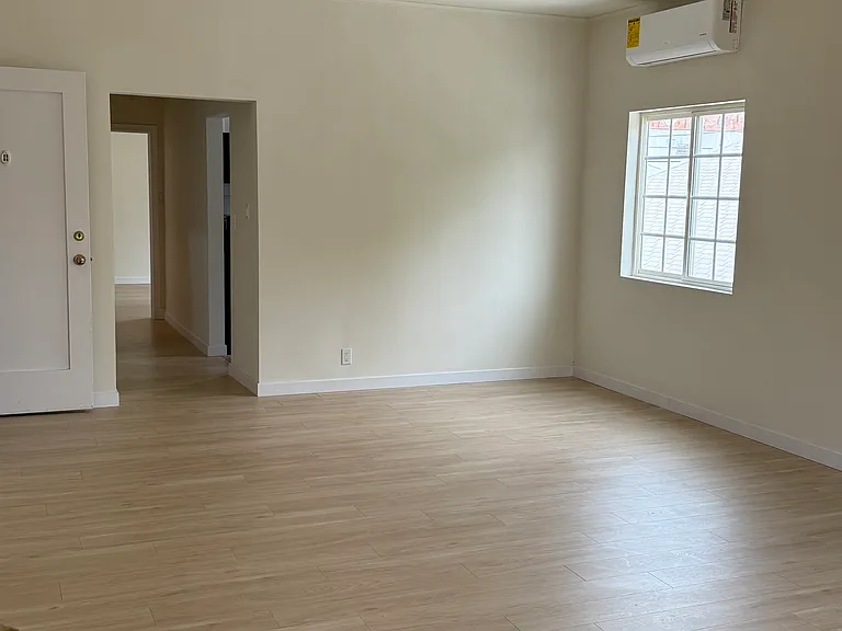737 N Ridgewood Pl #741-1/2 — Photo 15