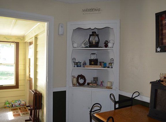 4th image of 276 Clover Ave