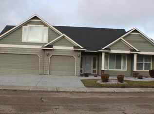 9748 W Penhurst Dr, Star, ID 83669