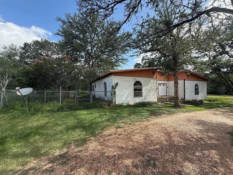 254 Lone Star Rd — Photo 2