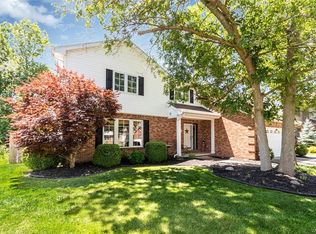 67 S Castlerock Ln, East Amherst, NY 14051