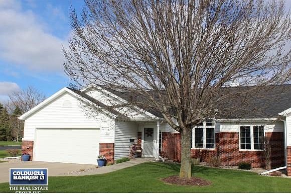 End unit - ranch condo