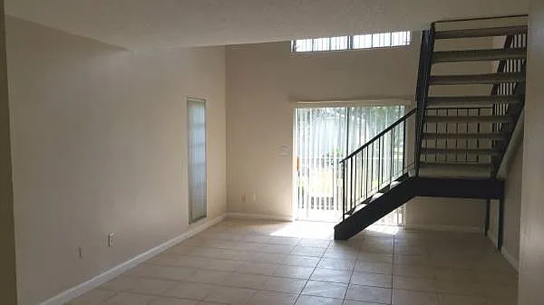 1 bed, 1.5 bath, 801 sqft, $1,800 — Photo 3