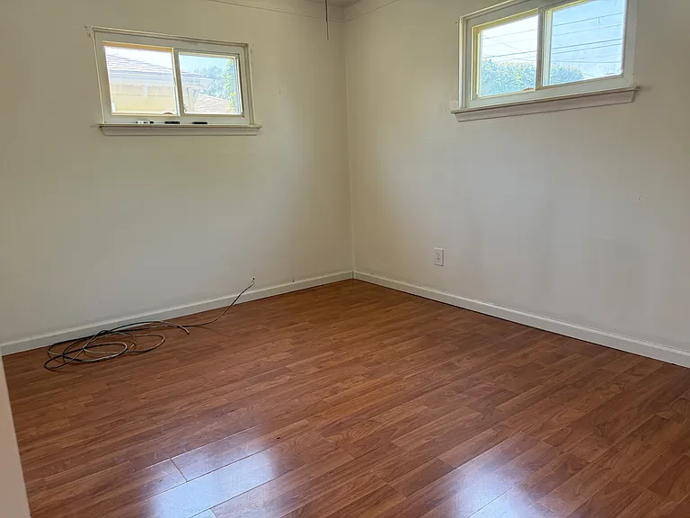 4810 Campbell St — Photo 17