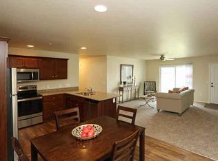 W206N16675 Blackberry Cir, Jackson, WI 53037