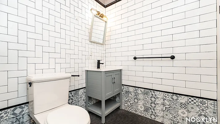 Rented by Nooklyn NYC LLC | media 50