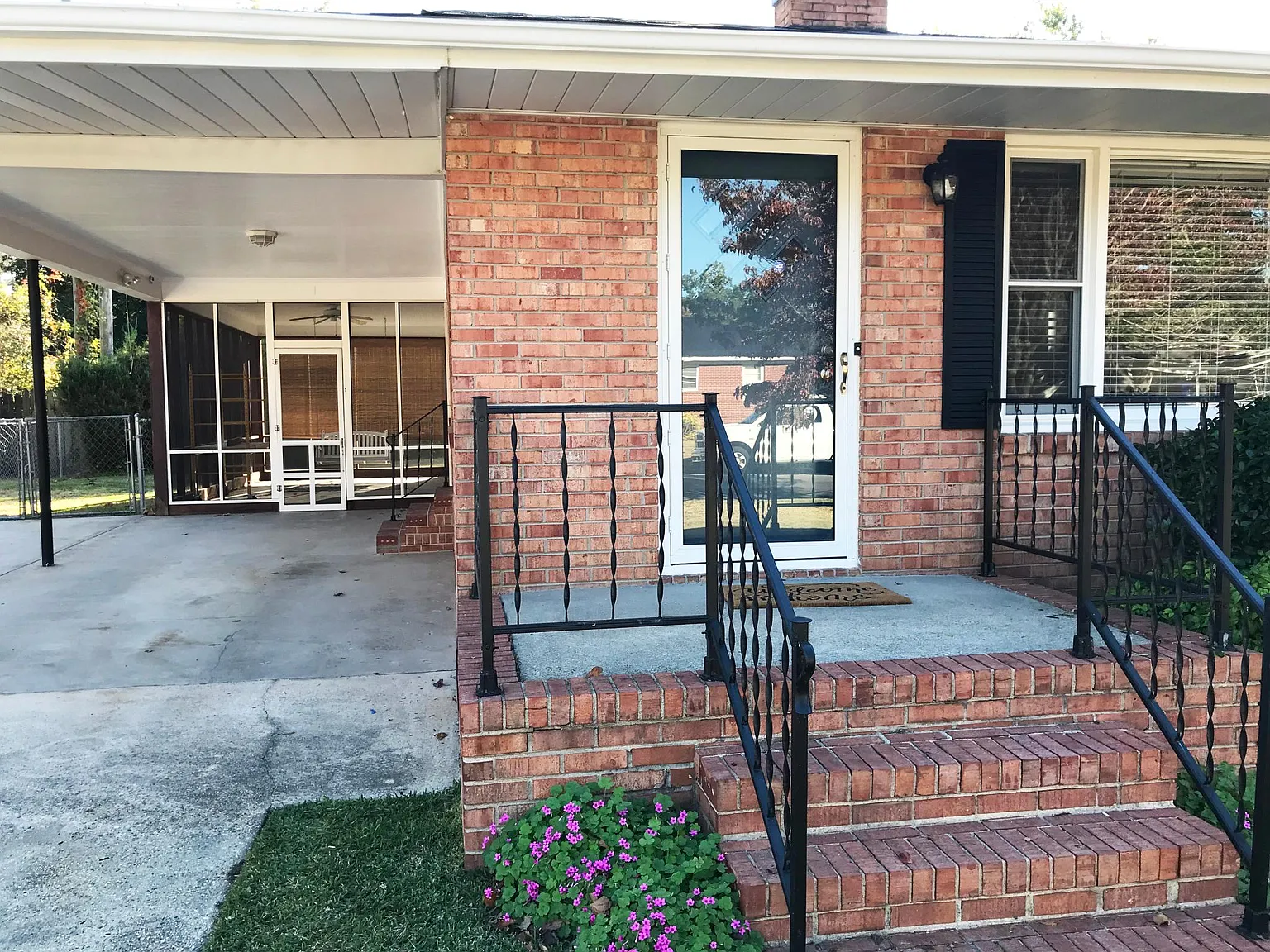 2702 Crockett Drive — Photo 3
