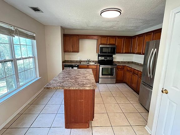 4th image of 116 Fox Trce