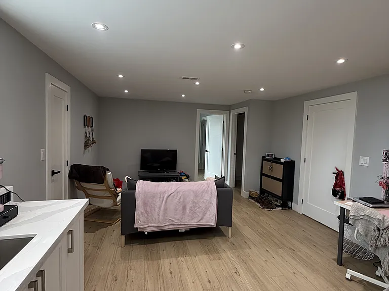 56 Olive Cres — Photo 6