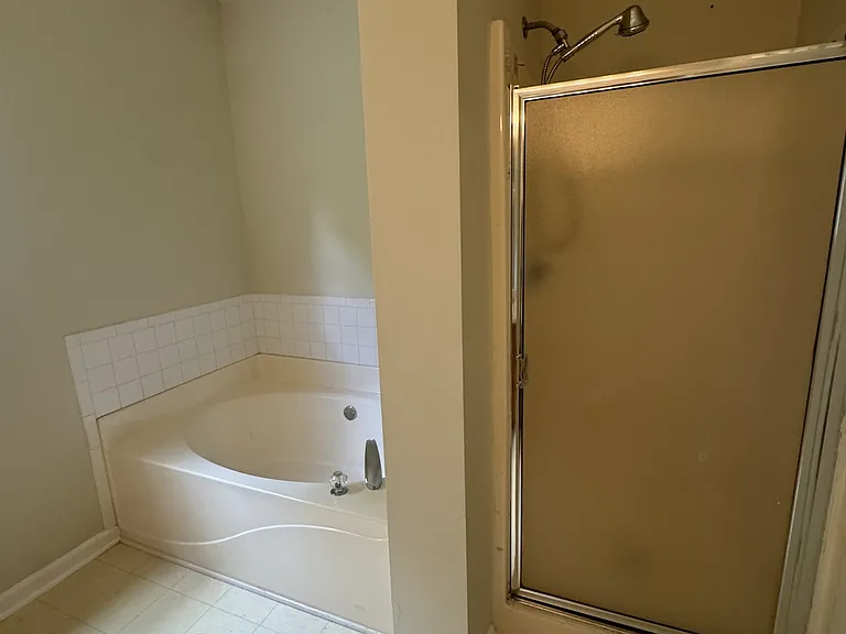 6410 Winston Trce — Photo 22