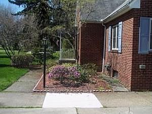 3rd image of 368 Lake Shore Dr W