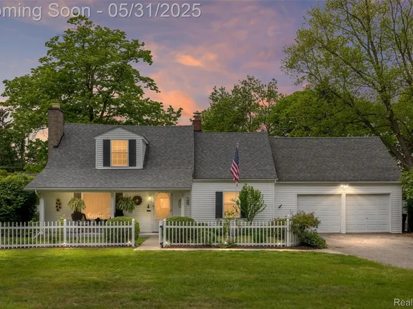 14251 Richfield St, Livonia, MI 48154