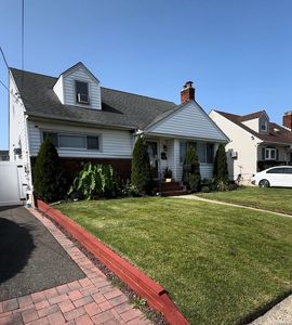56 Branch Avenue, Freeport, NY, 11520