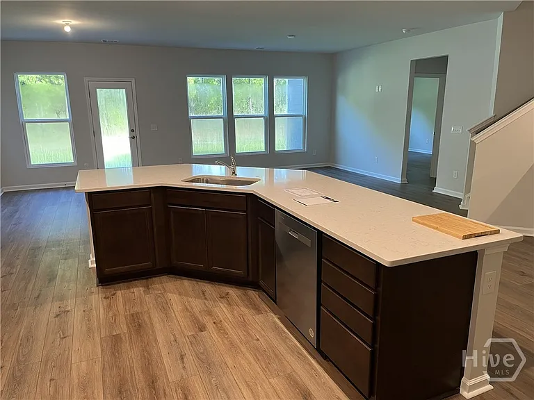 609 Longleaf Dr — Photo 6