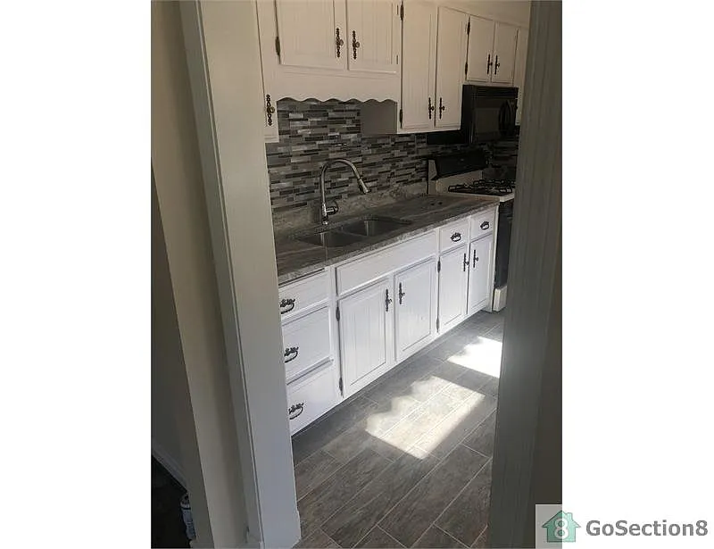 92 Sheridan St NE photo 1