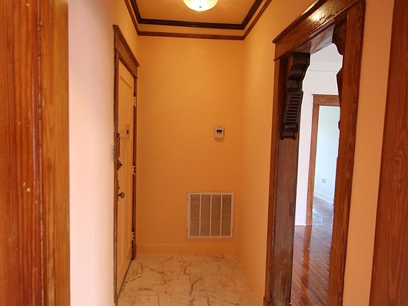 3rd image of 11 Fontainebleau Dr #F