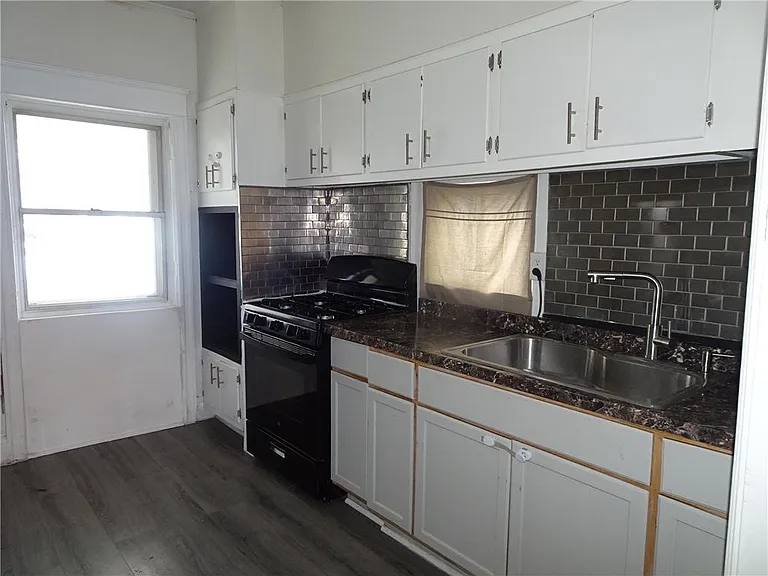928 High St — Photo 8