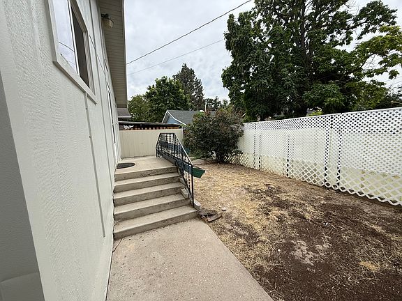 5th image of 515 5th St S