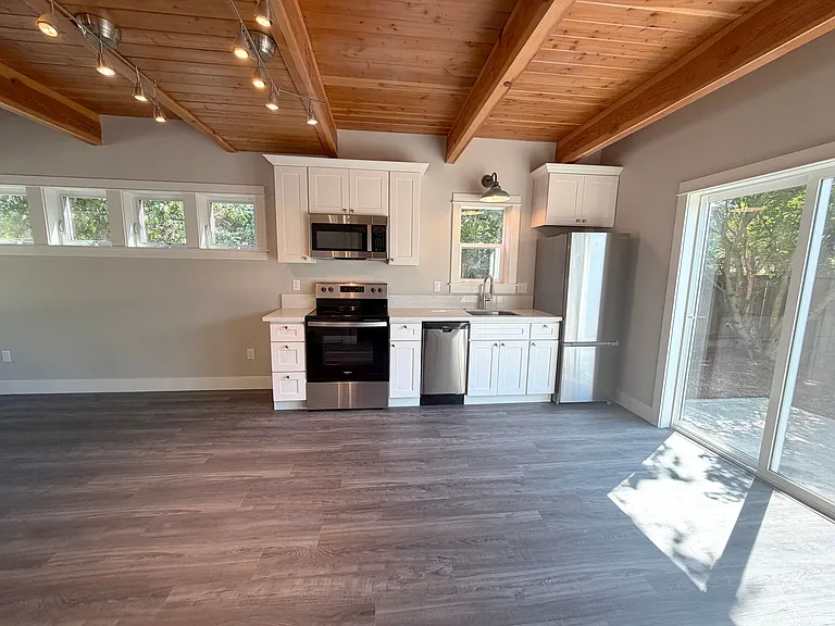 7215 SE 54th Ave #&-5354 — Photo 4