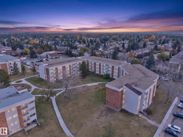 11245 31st Ave NW #27, Edmonton, AB T6J 3V5