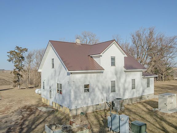 4th image of 2465 380th St