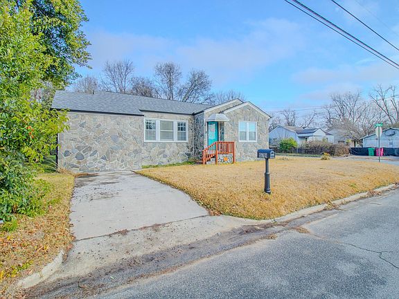 3rd image of 579 Lynmore Ave