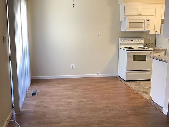 3rd image of 17 Quay Ct APT 05