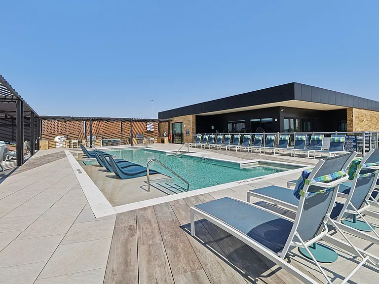 Surfside at Sapphire Bay — Photo 1