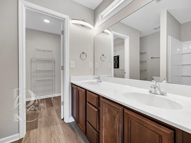 508 Lanesborough Dr — Photo 22