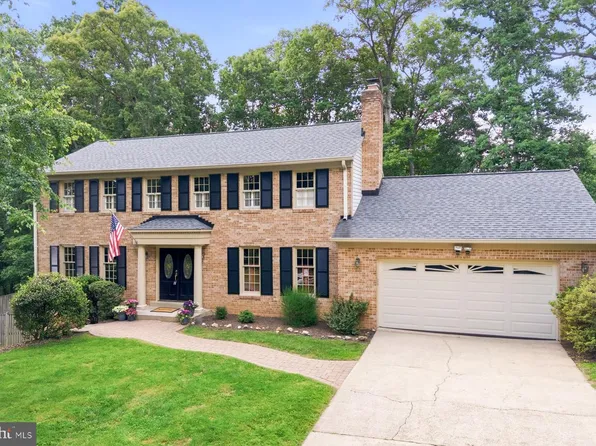 11152 Powder Horn Dr, Potomac, MD 20854