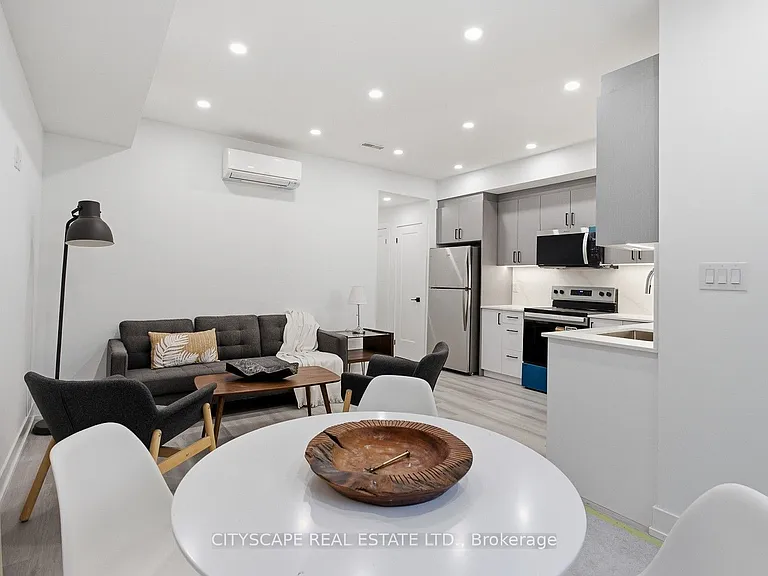 587 Oakwood Ave #1 — Photo 8